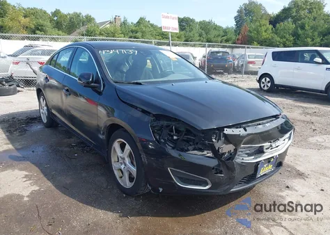 2012 Volvo S60 T5 z USA, uszkodzony, nr VIN YV1622FS4C2134862